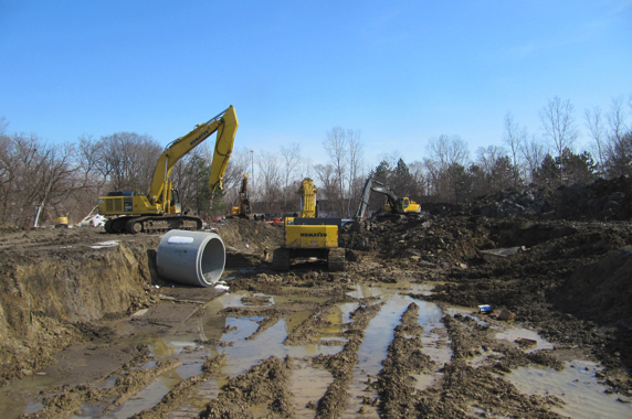 Pamar excavators working in wet ground